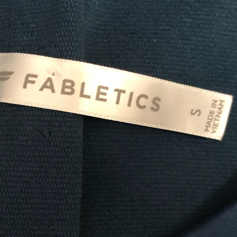 Fabletics pullover cropped size S - Picture 6 of 10